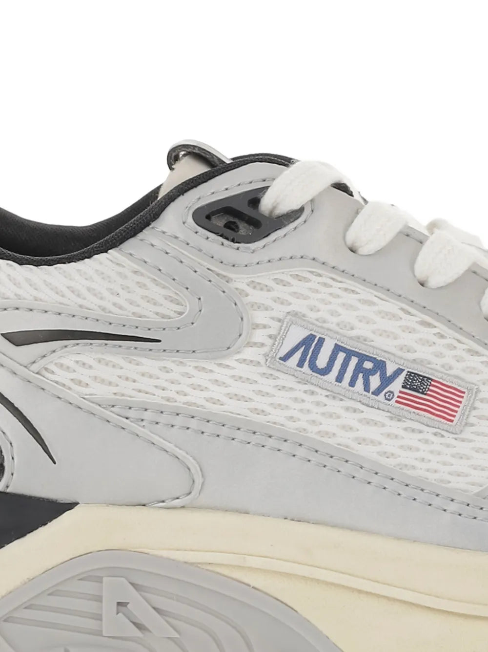 Autry Hyperway Logo-Patch — White — Size US M 3.5 - US W 5 — Detail View