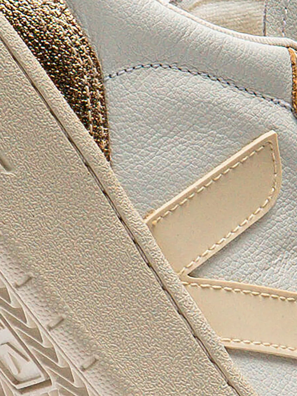 VEJA V-90 Leather — White — Size US M 3.5 - US W 5 — Back View