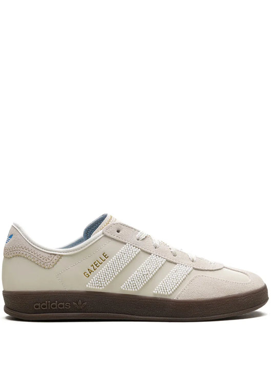 adidas Gazelle Sneakers — White — Size US M 6 - US W 7.5 — Front View