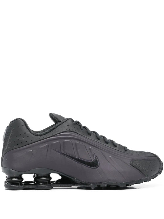 Nike Shox Logo Detail Trainers — Black — Size US M 3.5 - US W 5 — Front View